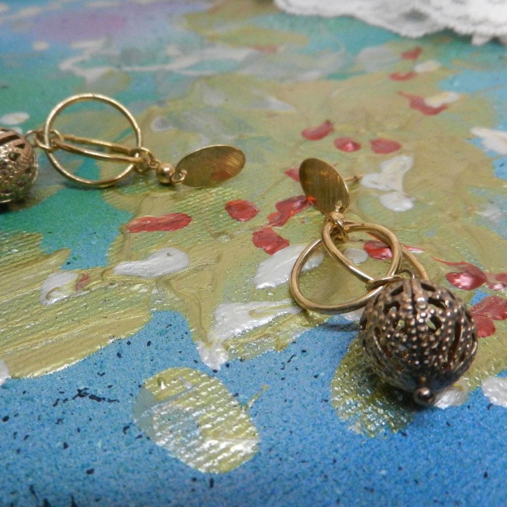 Filigreed gold chandelier pierced earrings gold tone drop and dangle Victorian - Picture 8 of 13